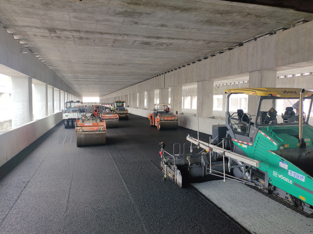 廣深高速公路新塘立交路面施工