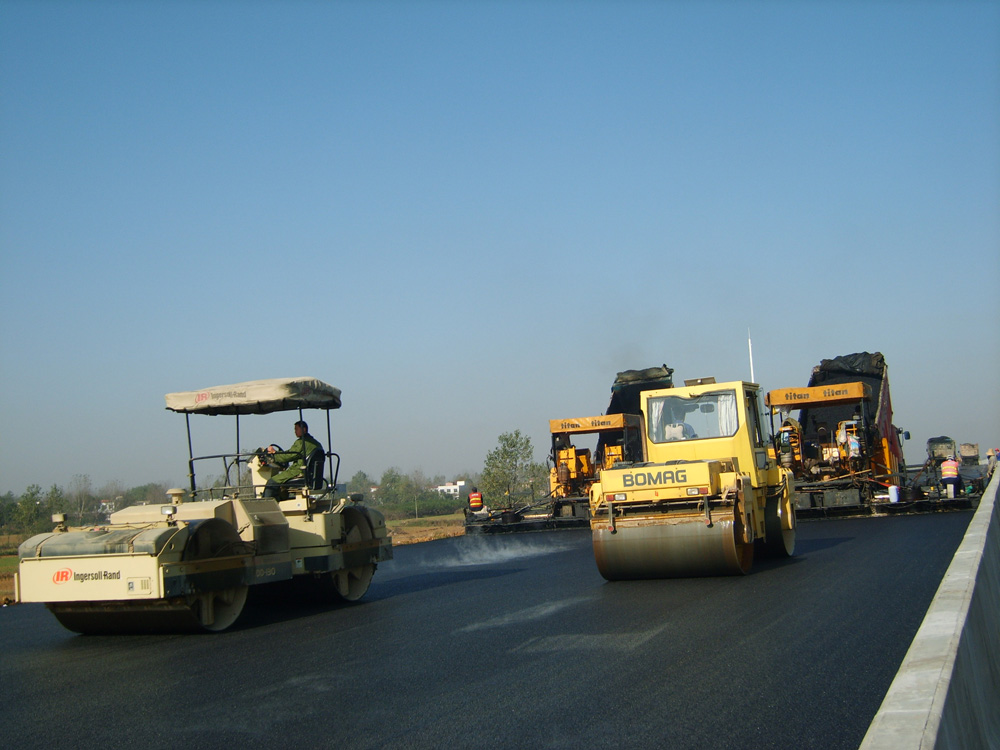 河南信陽至南陽高速公路