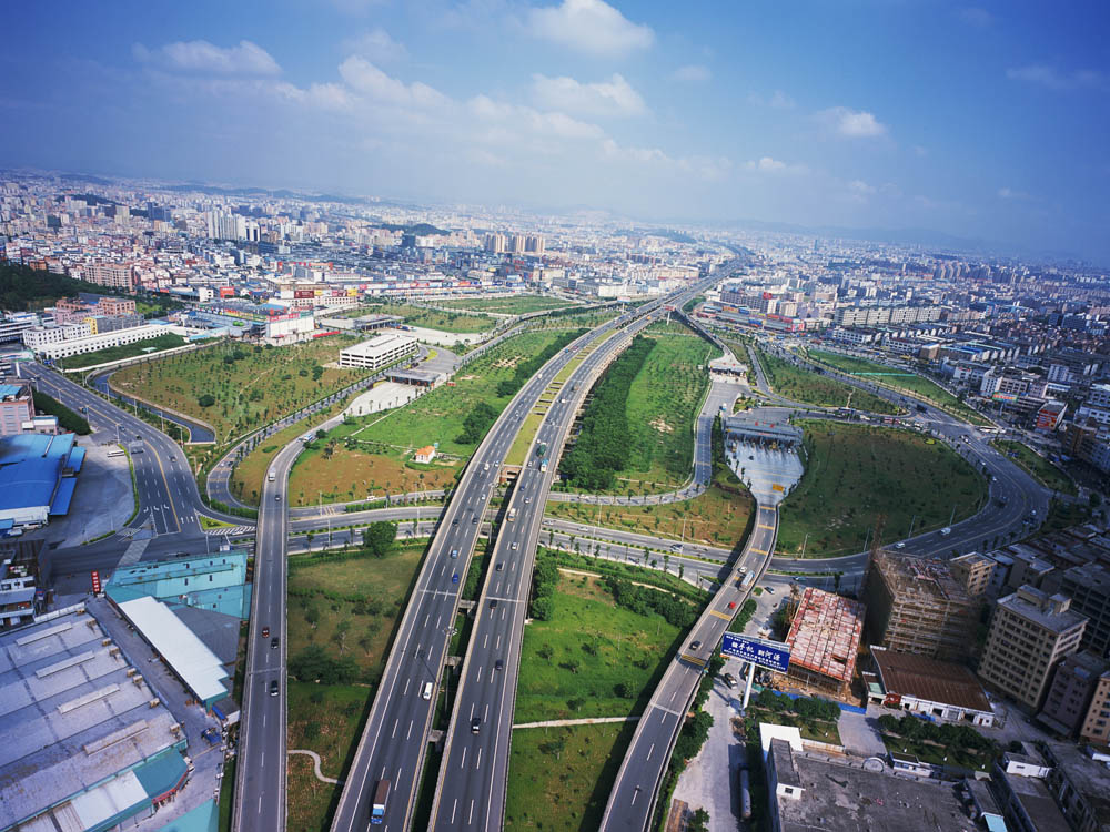 廣深高速公路全線罩面